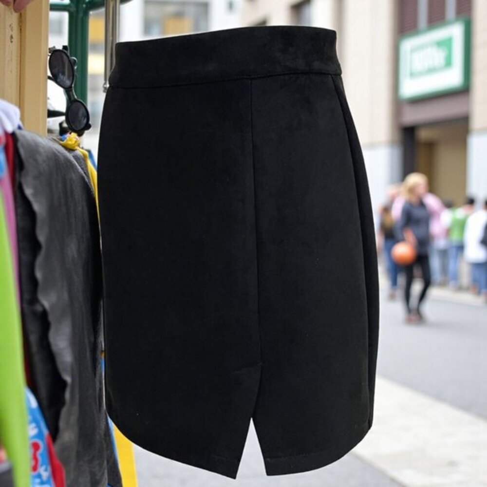 VND Flag Womens Small Black Faux Suede Mini‎ Skirt Front Slit Soft Minimalist